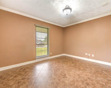 9922 Carmalee Street - Photo Thumbnail 37