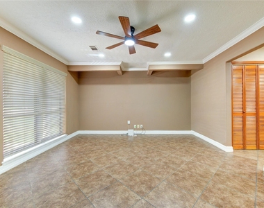 9922 Carmalee Street - Photo Thumbnail 3