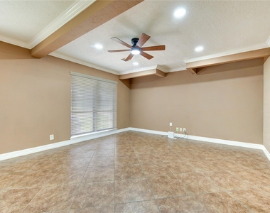 9922 Carmalee Street - Photo Thumbnail 8
