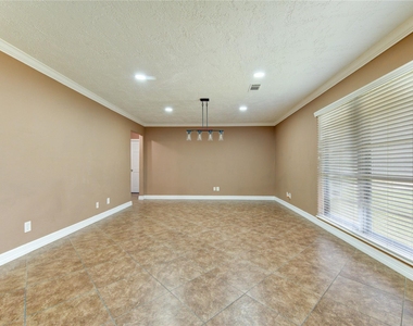 9922 Carmalee Street - Photo Thumbnail 11