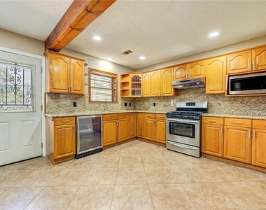9922 Carmalee Street - Photo Thumbnail 15