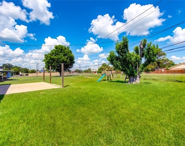 9922 Carmalee Street - Photo Thumbnail 40