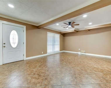 9922 Carmalee Street - Photo Thumbnail 5