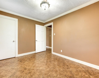 9922 Carmalee Street - Photo Thumbnail 34