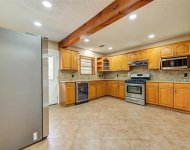 9922 Carmalee Street - Photo Thumbnail 19
