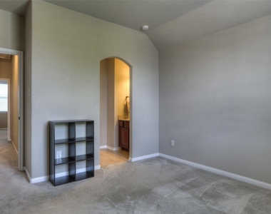 8106 Little Scarlet Street - Photo Thumbnail 20