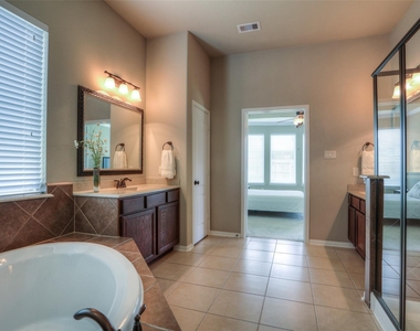 8106 Little Scarlet Street - Photo Thumbnail 11
