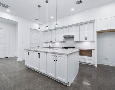 3411 Mcgowen Street - Photo Thumbnail 8