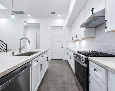 3411 Mcgowen Street - Photo Thumbnail 7