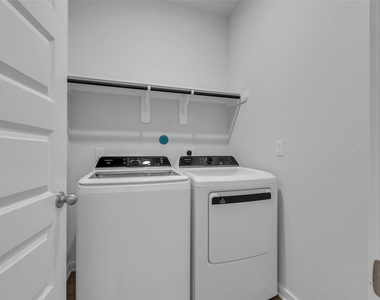 8442 Sweet Cherry Lane - Photo Thumbnail 9