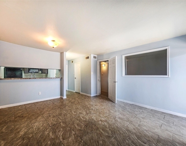 2820 S Bartell Drive - Photo Thumbnail 1