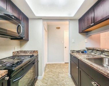 2820 S Bartell Drive - Photo Thumbnail 3