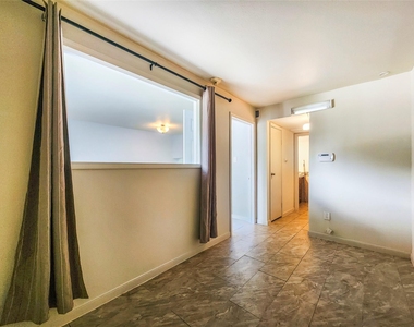 2820 S Bartell Drive - Photo Thumbnail 6