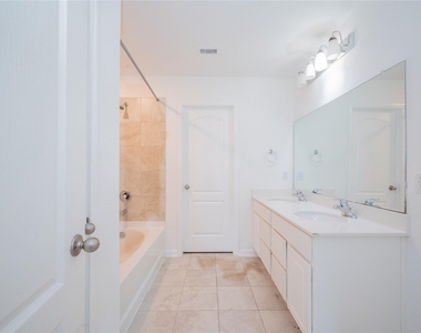2524 Bryan Park Lane - Photo Thumbnail 19