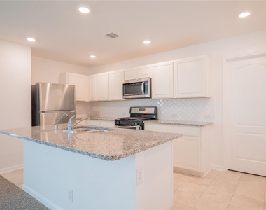 2524 Bryan Park Lane - Photo Thumbnail 25