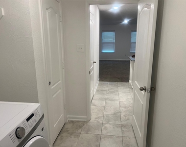 2524 Bryan Park Lane - Photo Thumbnail 9