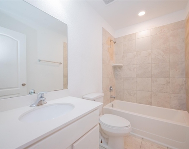 2524 Bryan Park Lane - Photo Thumbnail 12
