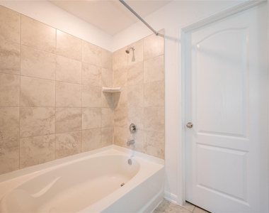 2524 Bryan Park Lane - Photo Thumbnail 17