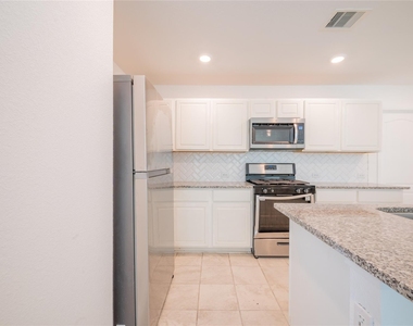 2524 Bryan Park Lane - Photo Thumbnail 28