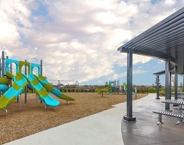 2524 Bryan Park Lane - Photo Thumbnail 12