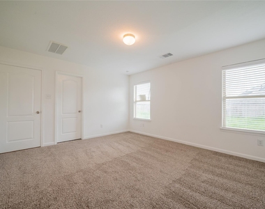2524 Bryan Park Lane - Photo Thumbnail 9