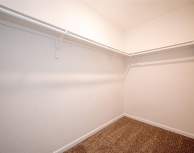 2524 Bryan Park Lane - Photo Thumbnail 11