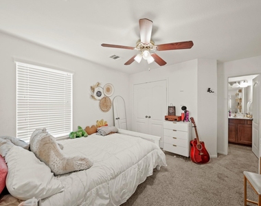 9957 Spring Rock Lane - Photo Thumbnail 10