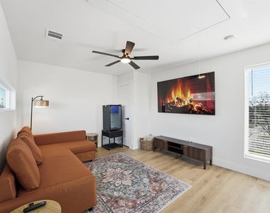 4206 Fox Street - Photo Thumbnail 21