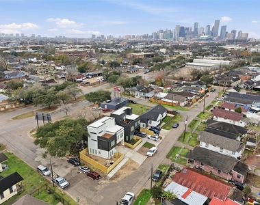4206 Fox Street - Photo Thumbnail 4