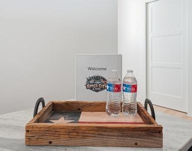4206 Fox Street - Photo Thumbnail 12