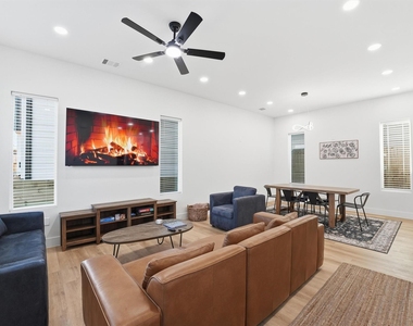 4206 Fox Street - Photo Thumbnail 2