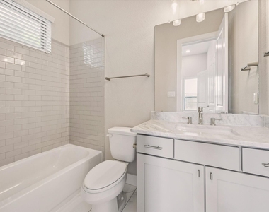 5912 E Post Oak Lane - Photo Thumbnail 22