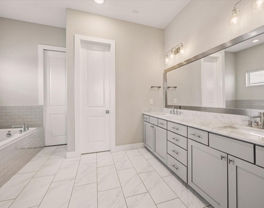 5912 E Post Oak Lane - Photo Thumbnail 14