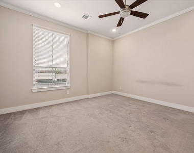 5912 E Post Oak Lane - Photo Thumbnail 19