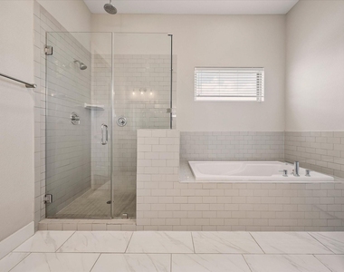 5912 E Post Oak Lane - Photo Thumbnail 16