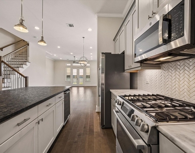 5912 E Post Oak Lane - Photo Thumbnail 10