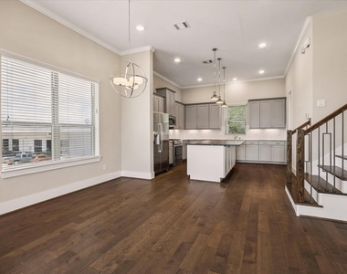 5912 E Post Oak Lane - Photo Thumbnail 3