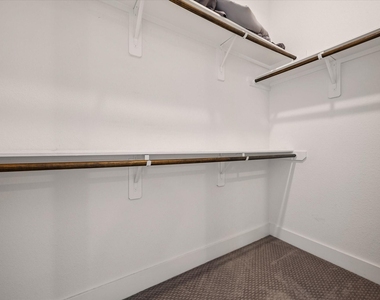 5912 E Post Oak Lane - Photo Thumbnail 17