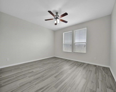 2619 Skyview Silver Drive - Photo Thumbnail 9