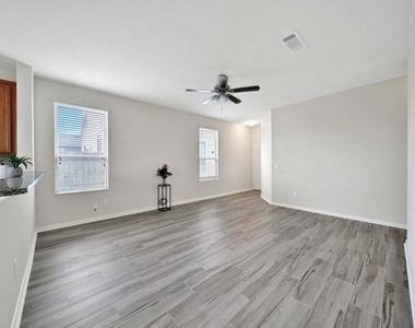 2619 Skyview Silver Drive - Photo Thumbnail 5