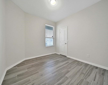 2619 Skyview Silver Drive - Photo Thumbnail 14