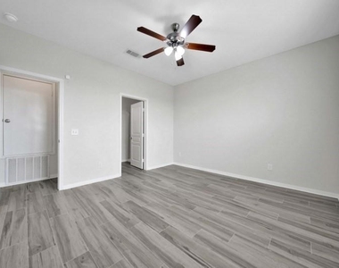 2619 Skyview Silver Drive - Photo Thumbnail 11
