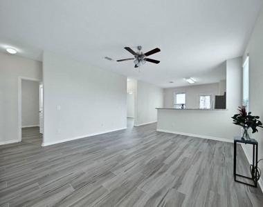 2619 Skyview Silver Drive - Photo Thumbnail 4