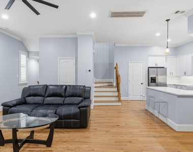 1714 Ovid Street - Photo Thumbnail 7