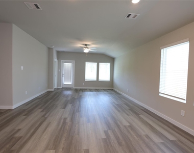 1539 King Ranch Road - Photo Thumbnail 8