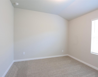 1539 King Ranch Road - Photo Thumbnail 6