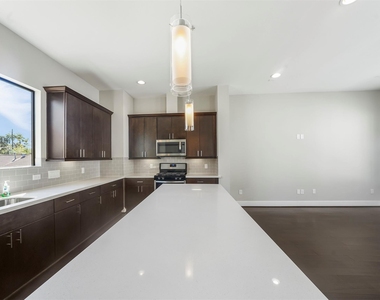 1607 Milby Street - Photo Thumbnail 6