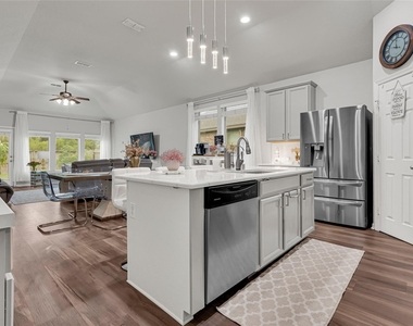 5522 Little Creek Court - Photo Thumbnail 7