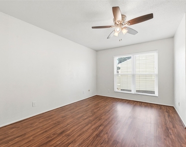 14515 Wunderlich Drive - Photo Thumbnail 9