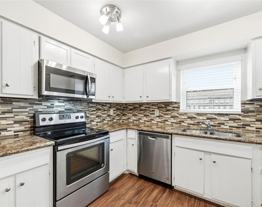 14515 Wunderlich Drive - Photo Thumbnail 4